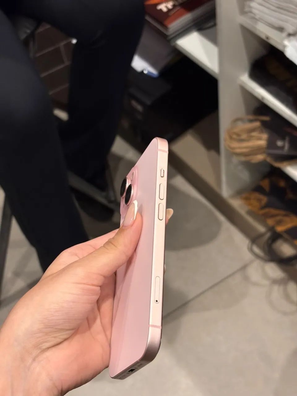 IPHONE 15 / NUNCA TROCOU PEÇA / ACOMPANHA CAIXA - Foto 4