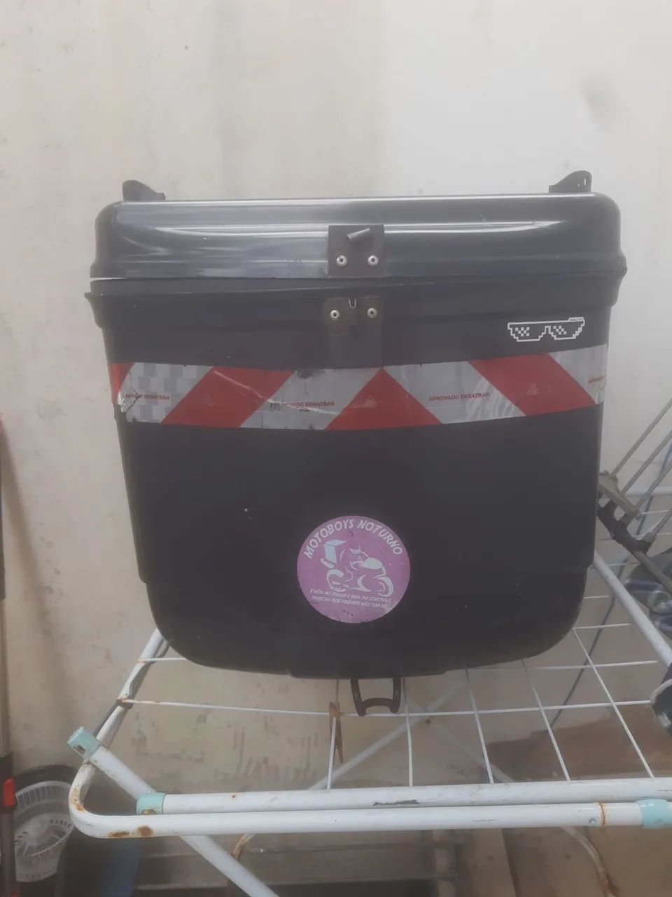 Baú 140 litros motoboy com suporte 