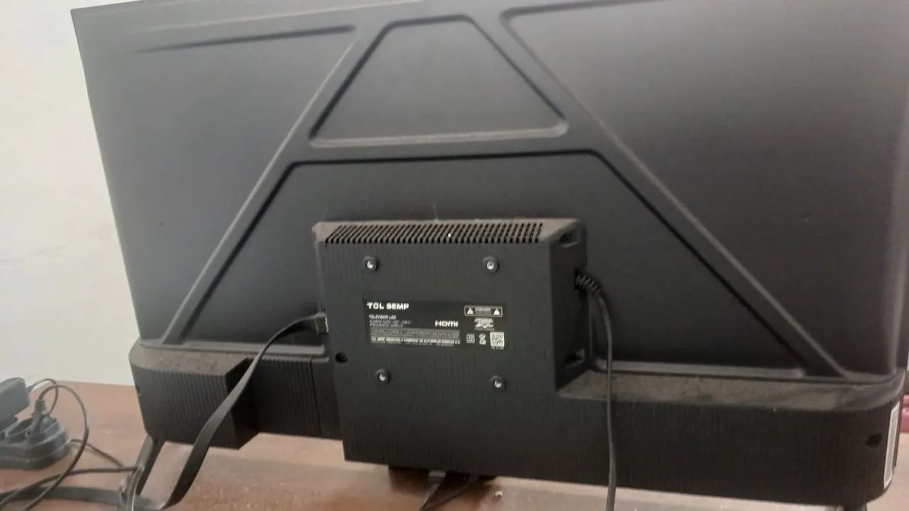 Tv 32 polegadas Semp 3 meses de uso smarth. PROMOÇÃO DE RESSACA DE Carnaval..