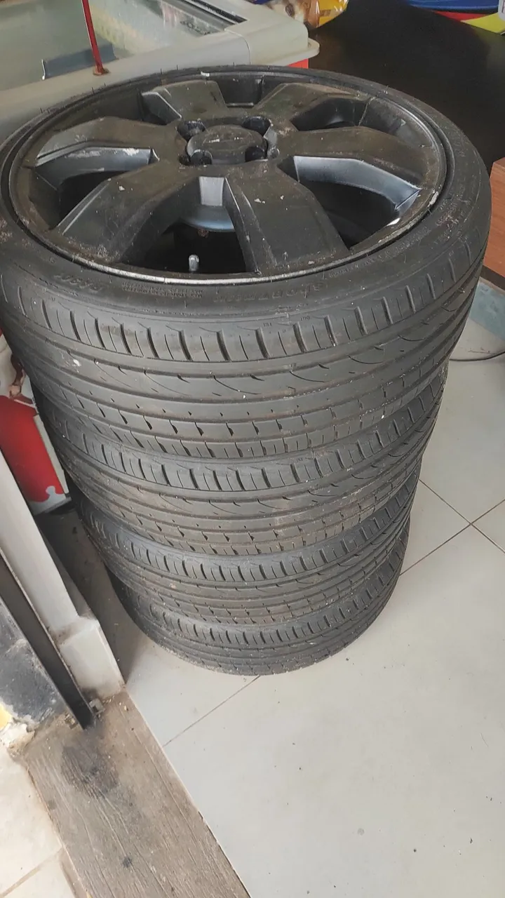 Pneus 205/65 R15 - Peças para carros, vans e utilitários