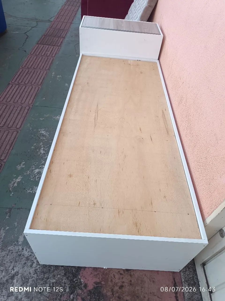 Cama de solteiro de MDF com baú e gaveta - Foto 5