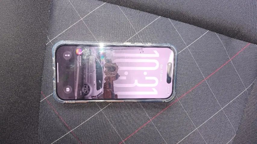iPhone 16 pro - Foto 2