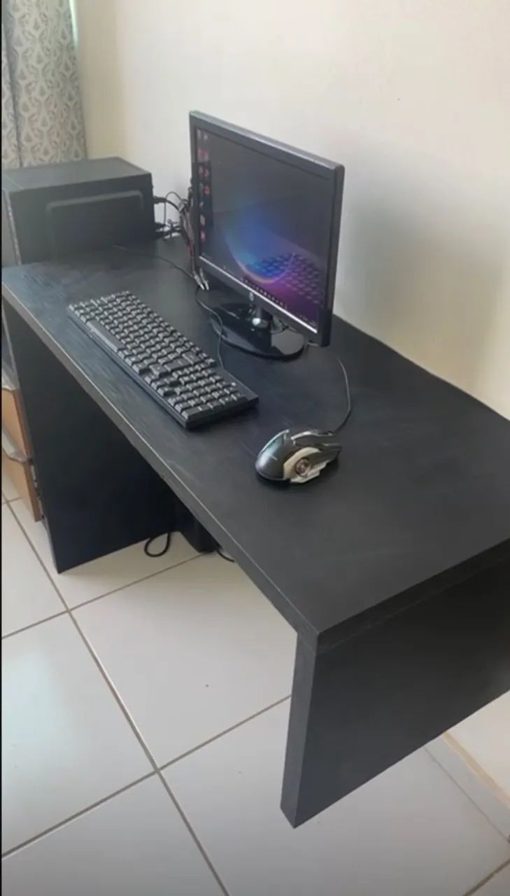 Escrivaninha mdf com gavetas 