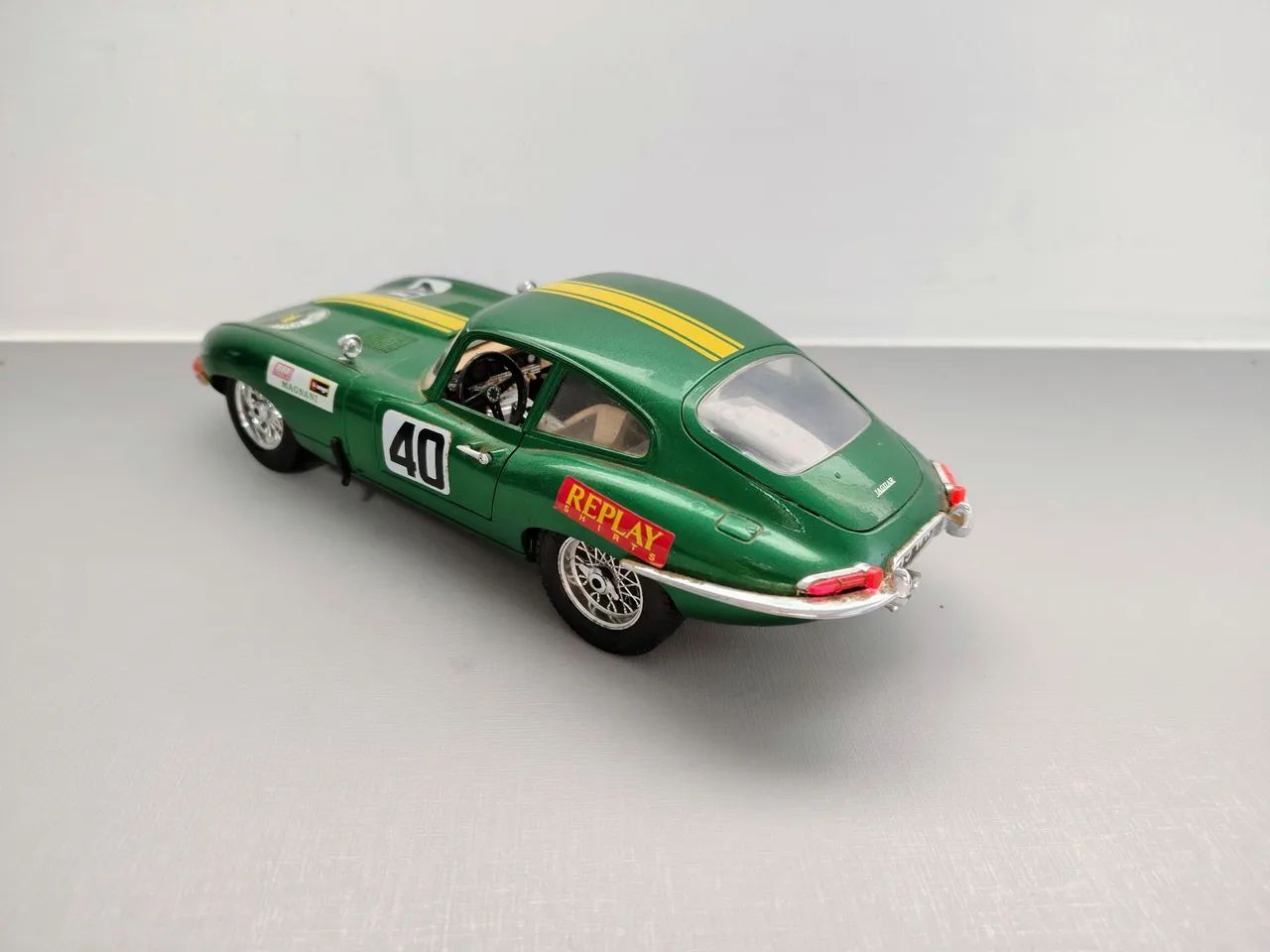 Jaguar E Type 1/18 Burago #40  - Foto 2