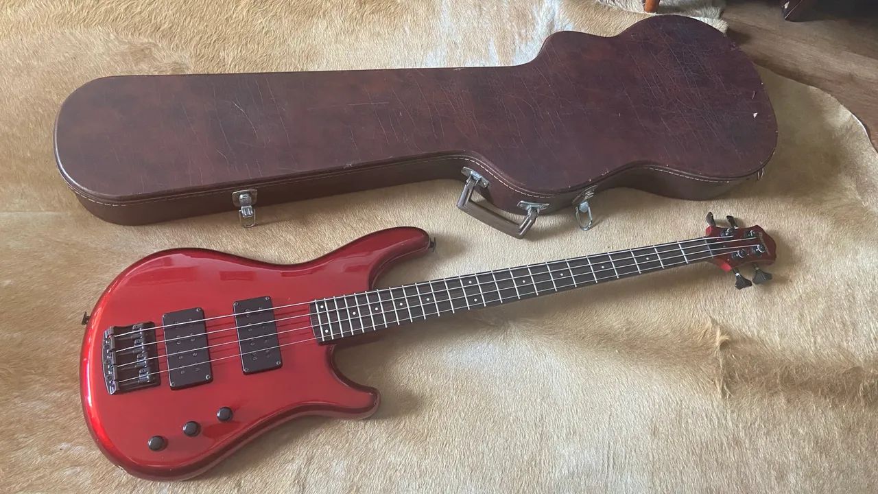Baixo Ibanez RB 850 com case original
