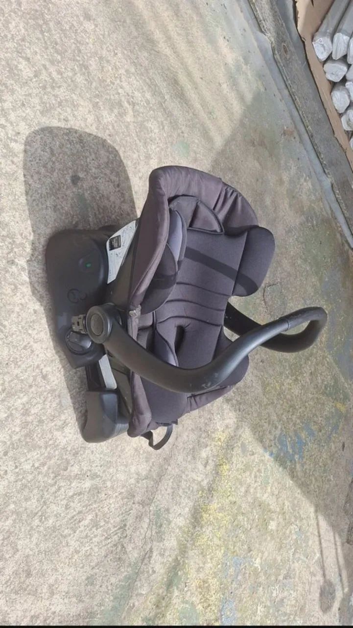 Bebê conforto com base e redutor