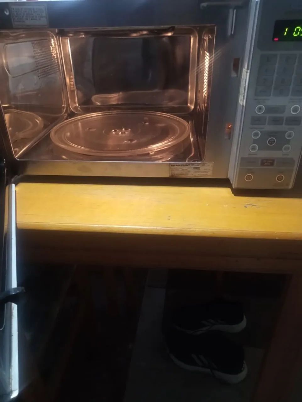 Micro-ondas inox com dourador Brastemp 30 litros - Foto 2