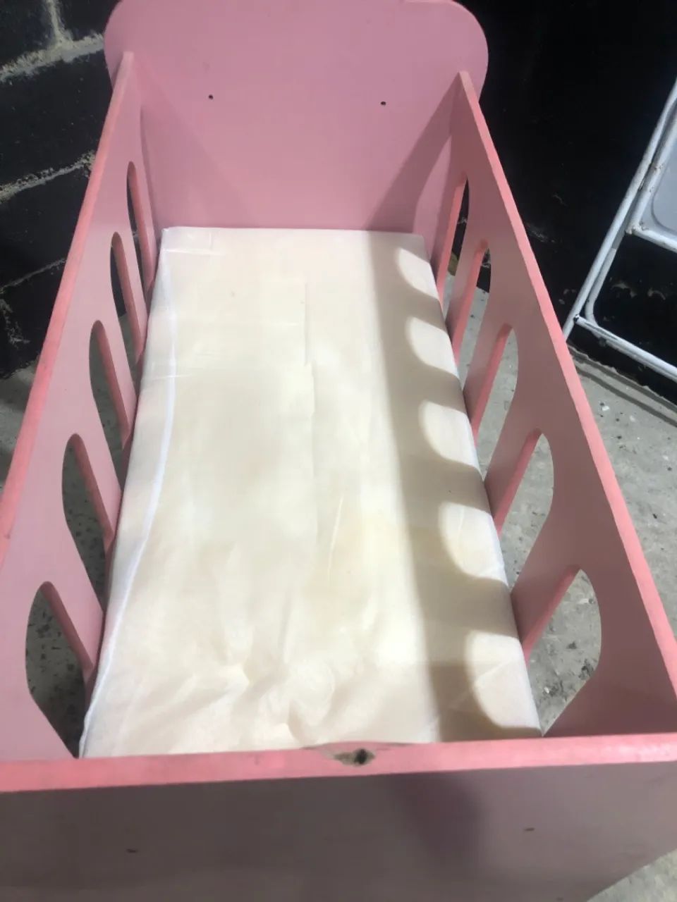 Berço Rosa com colchão  - Foto 2