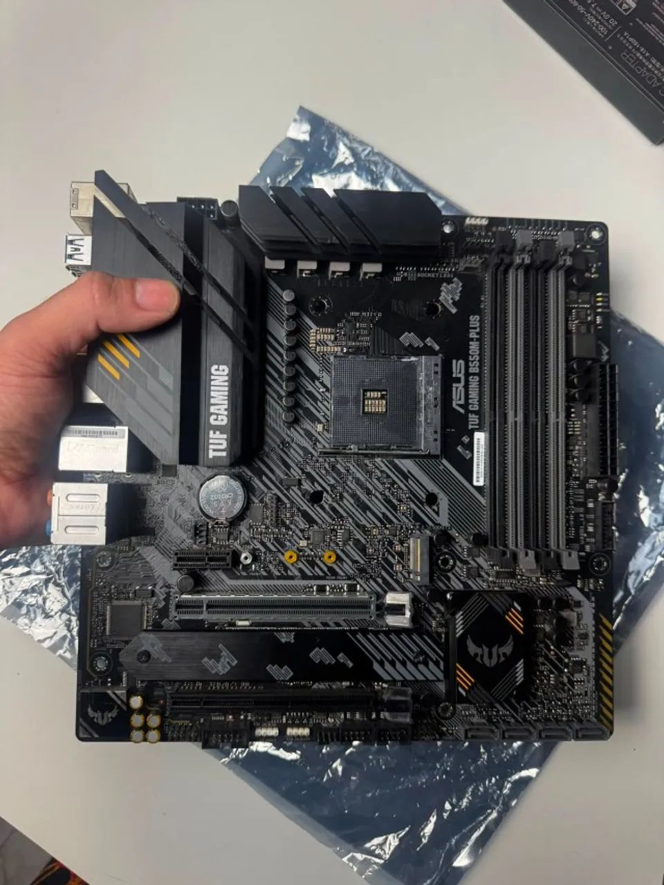 Placa mãe ASUS TUF B550M PLUS