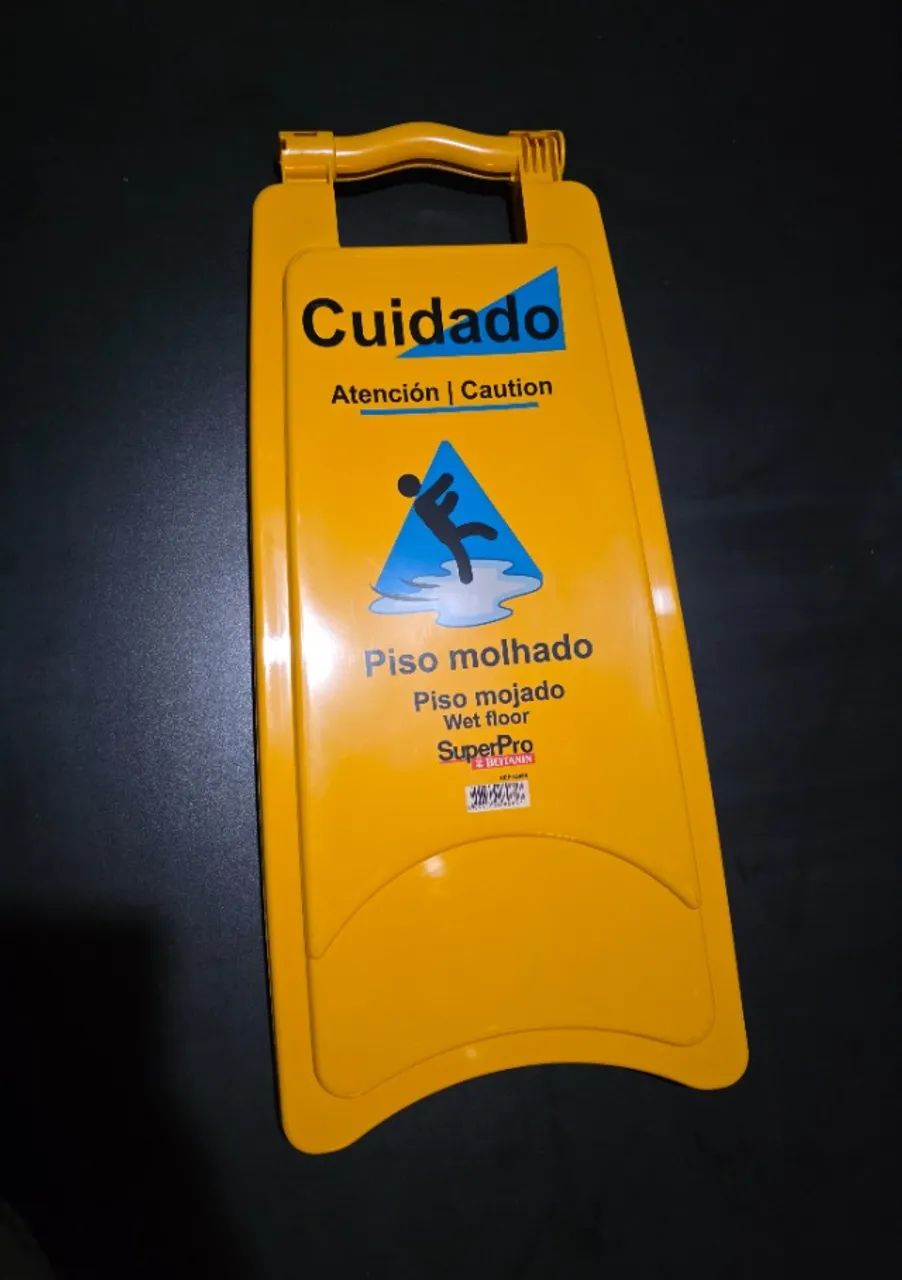 PLACA SINALIZAÇÃO PLAST PISO MOLHADO BETTANIN SUPER PRÓ