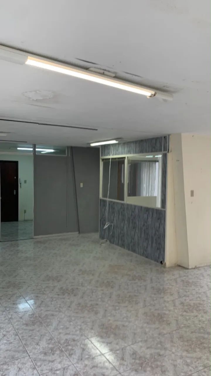 Alugo sobreloja comercial com 100m² no Centro de Curitiba - Foto 2