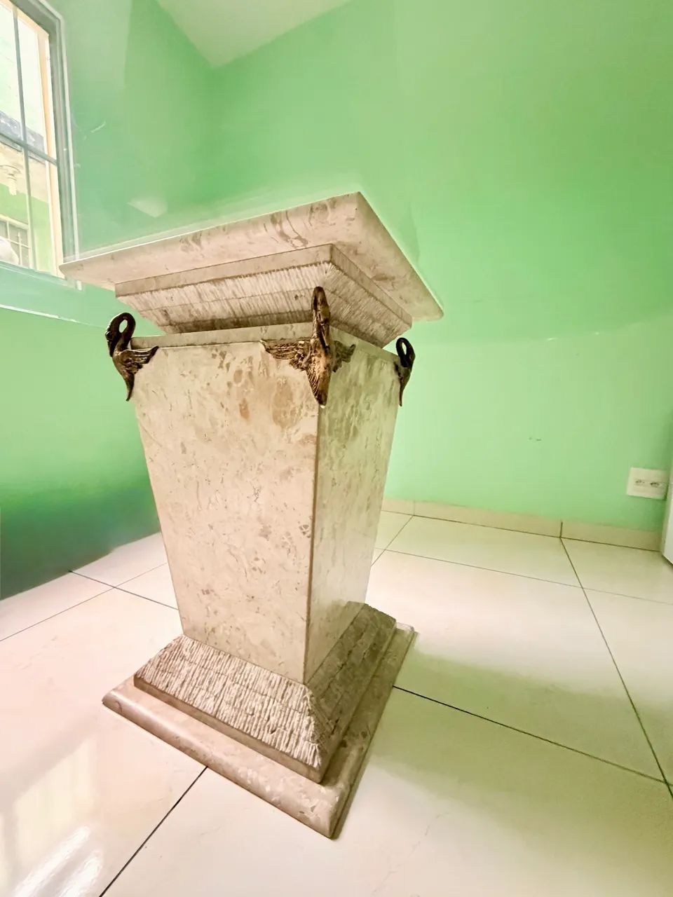 Mesa de jantar de tampo de vidro e base de mármore 1,40 x 1,40 - Foto 5