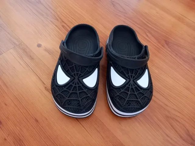 Sandália Crocs Infantil Homem Aranha número 31/32