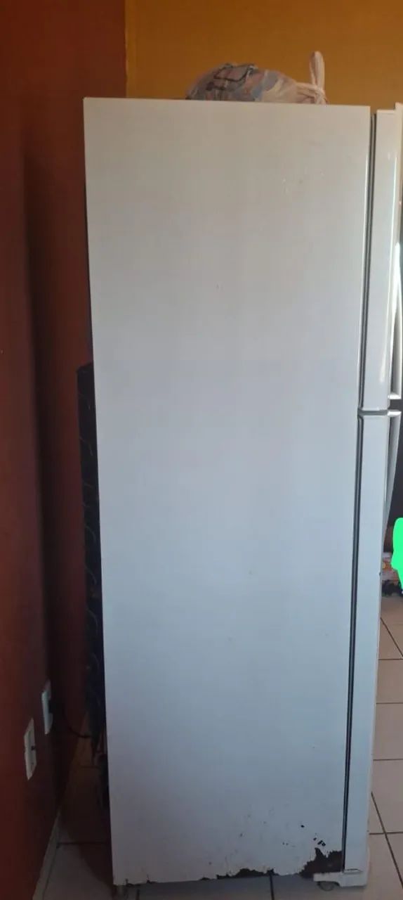 Geladeira a venda electrolux Fucionando Perfeitamente  - Foto 3