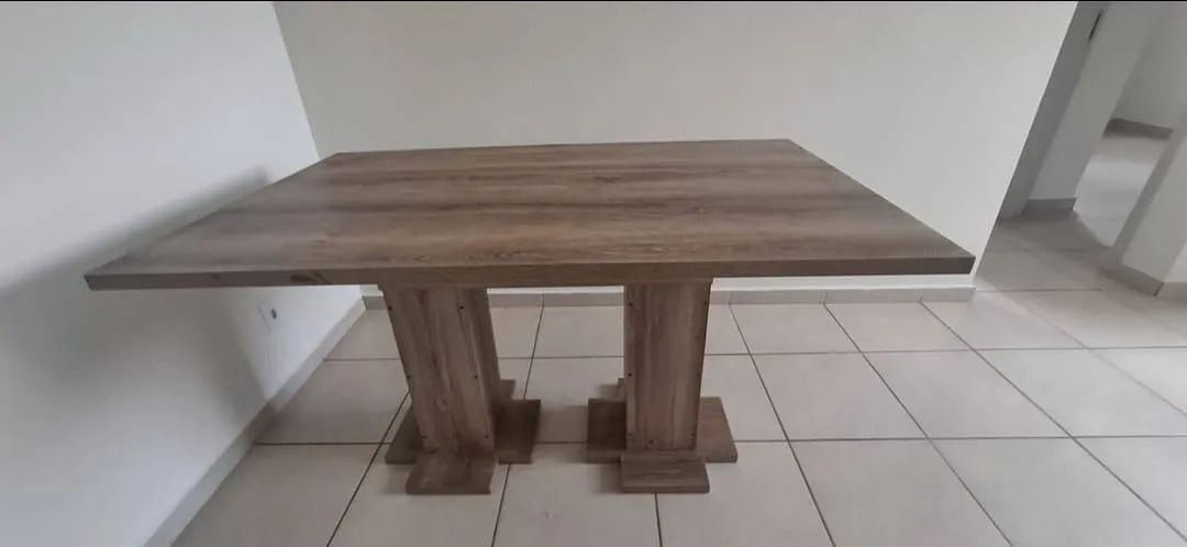Mesa de MDF 145cm