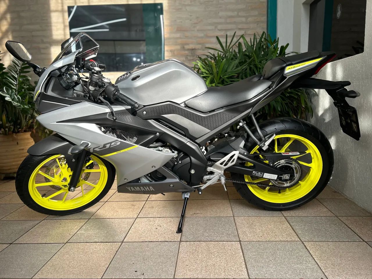 R15