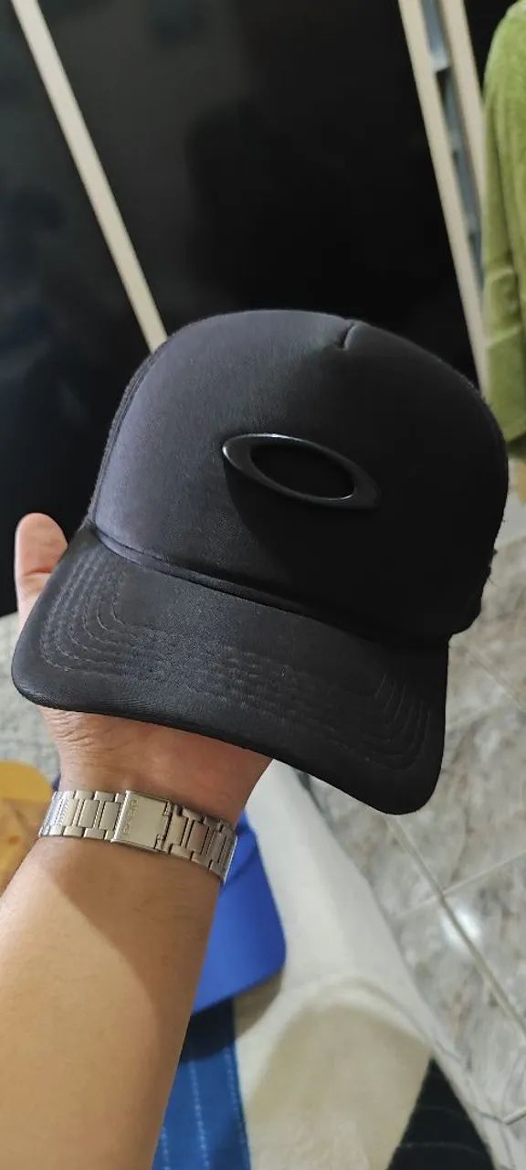 Boné Oakley Trucker Preto.