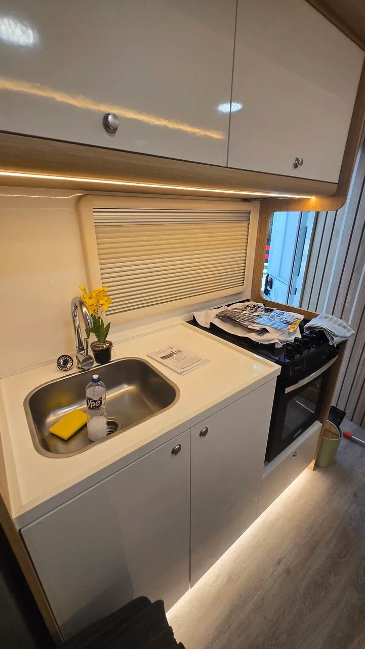 Trailer Super Moderno E Confortável, Com Cama Queen Size - Foto 5