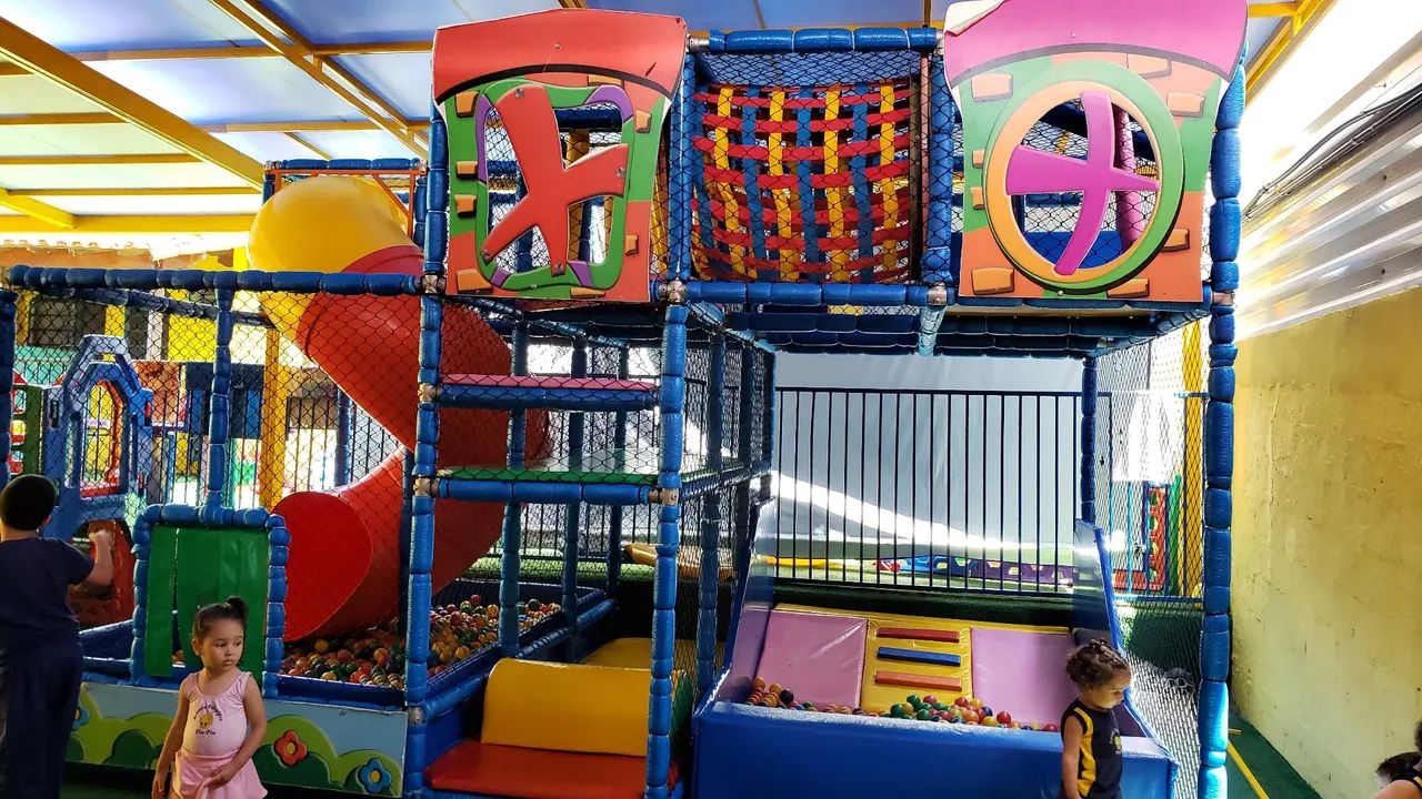VENDO ESCOLA DE EDUCAÇÃO INFANTIL 