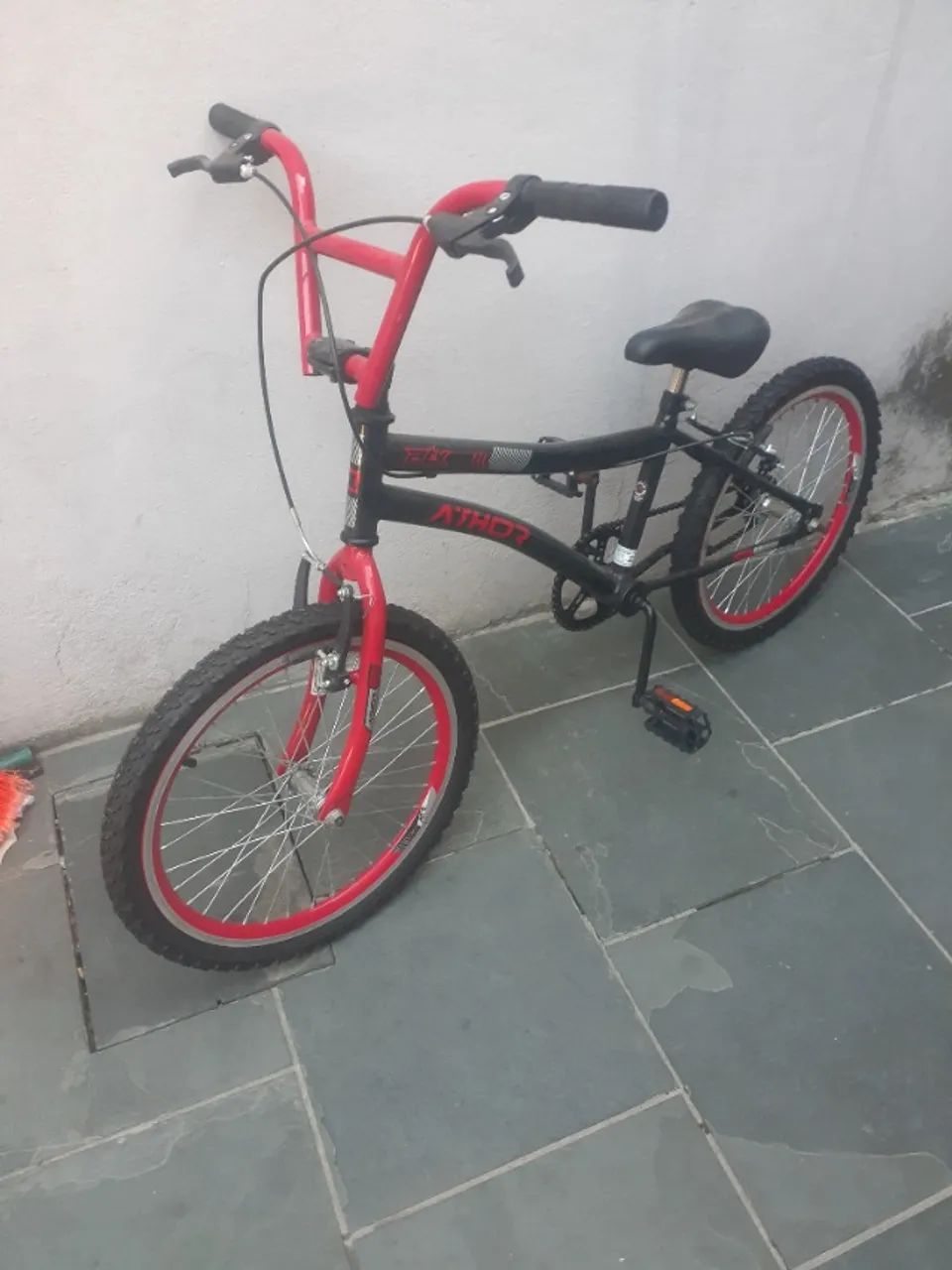 Vendo bicicleta nova 