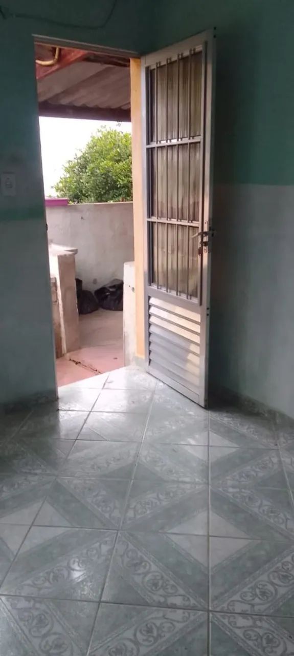 Terreno 10x25 com uma casinha  - Foto 9