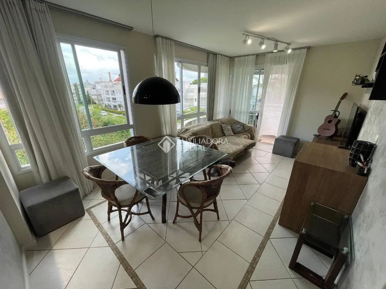 Imóvel para venda possui 75 metros quadrados com 2 quartos em Jurerê - Florianópolis - SC - Foto 2
