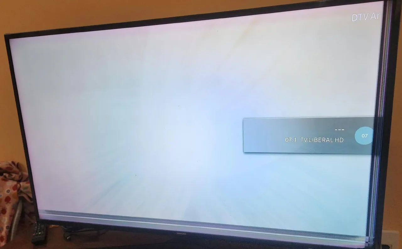 TELEVISÃO COM DEFEITO - Foto 2