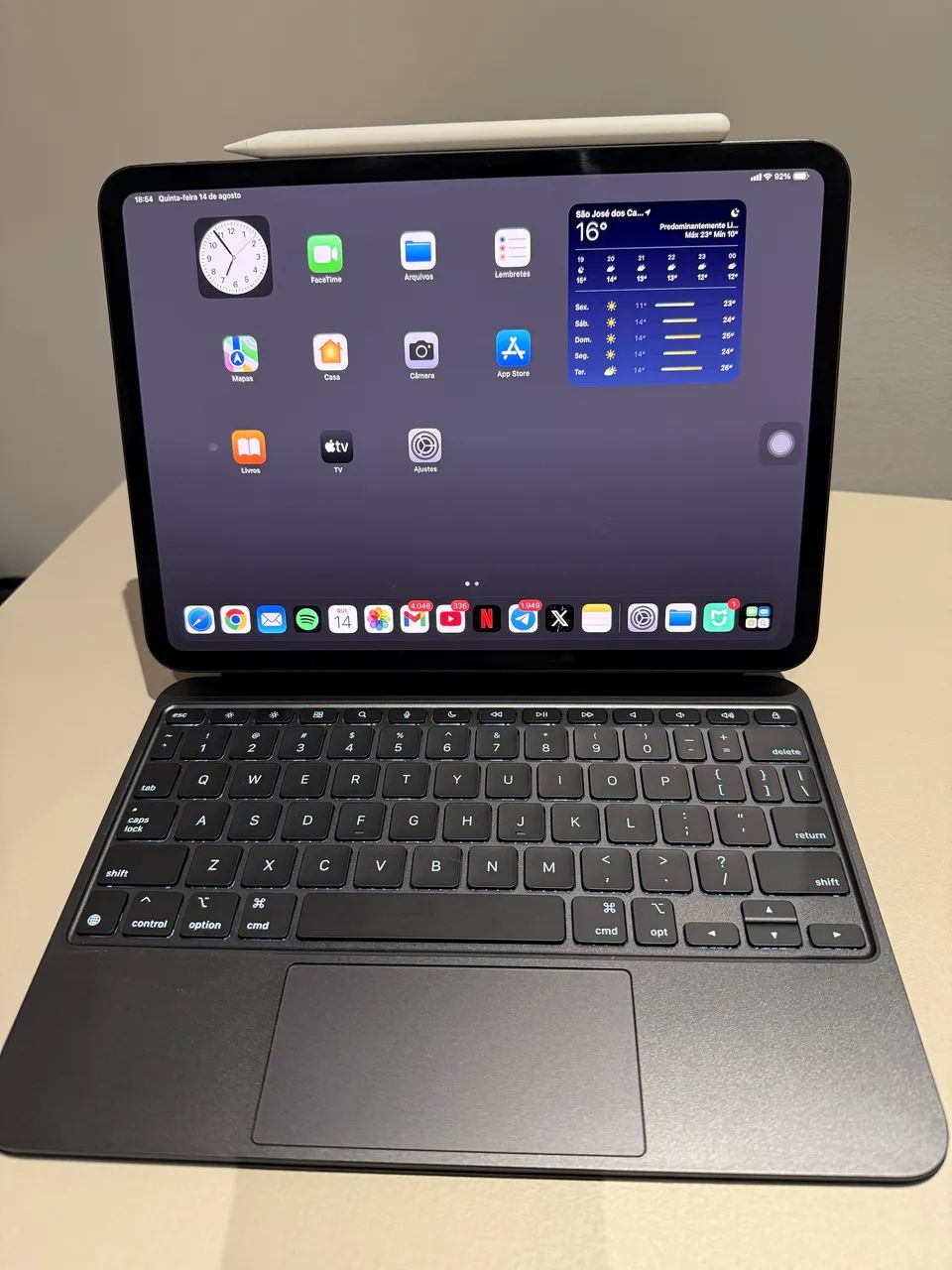 iPad Pro M4 11 polegadas + Magic Key + Pencil Pro 