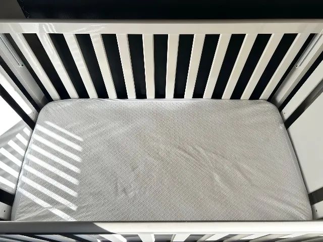 Berço branco/ com colchão  - Foto 2