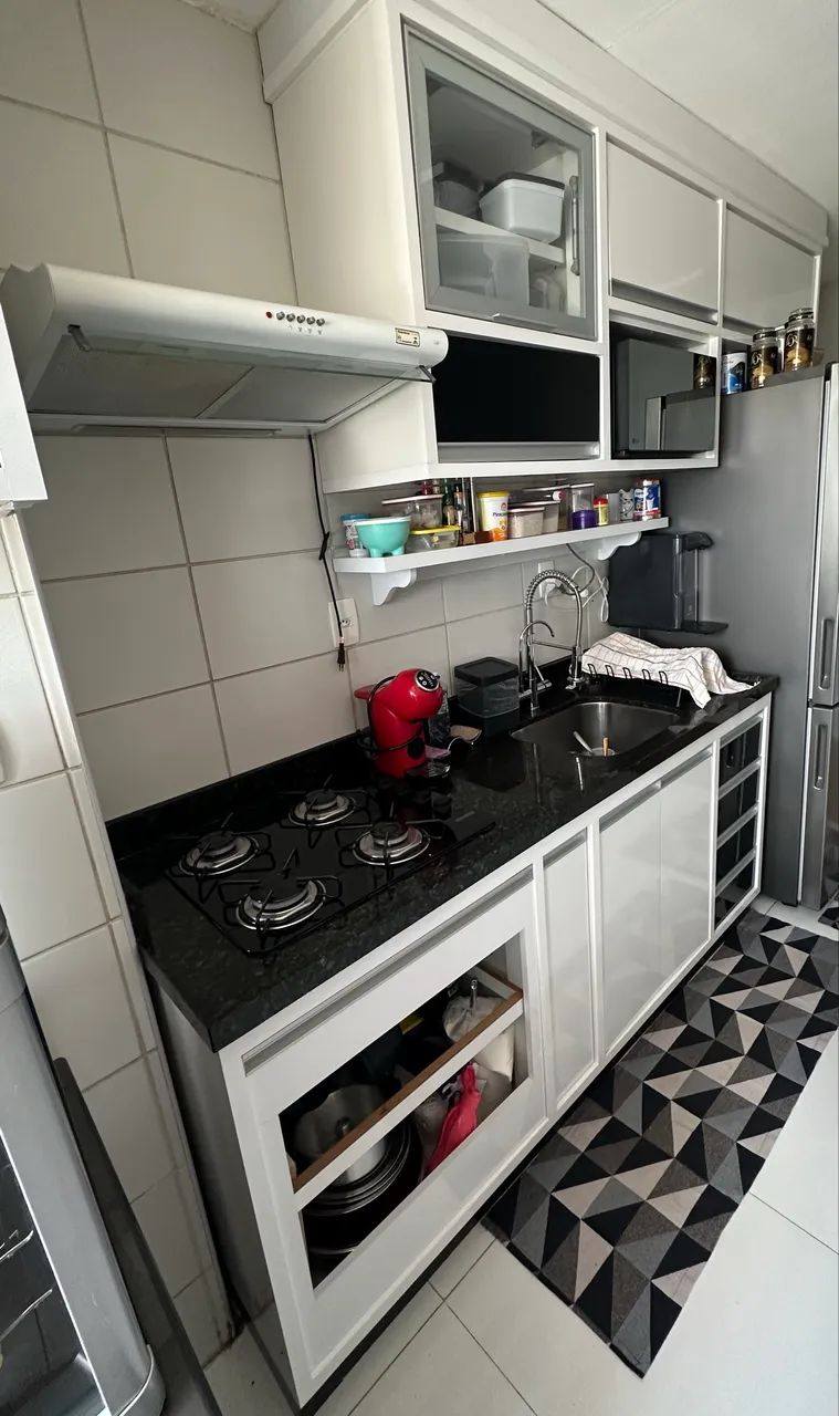 Armários planejado Laca, prateleiras, cocktop, marmore, Cuba e suggar. Cozinha completa. 