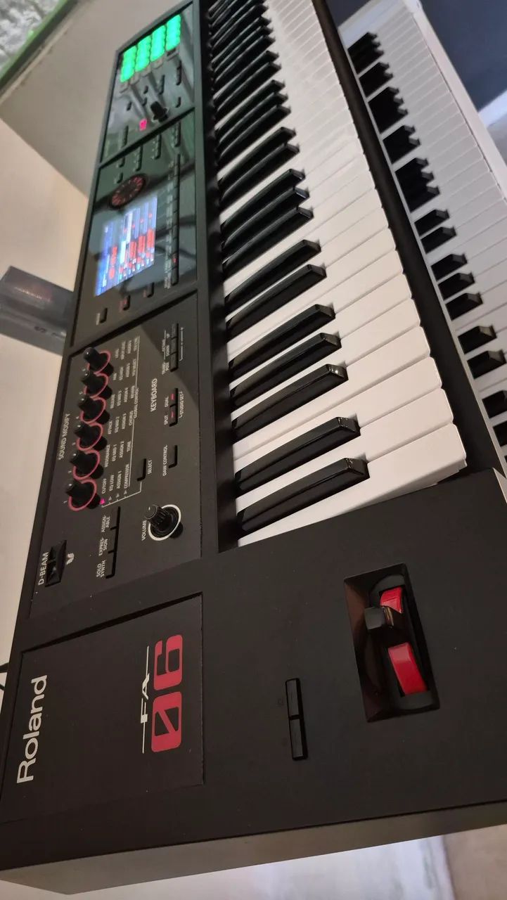 Teclado Roland FA 06