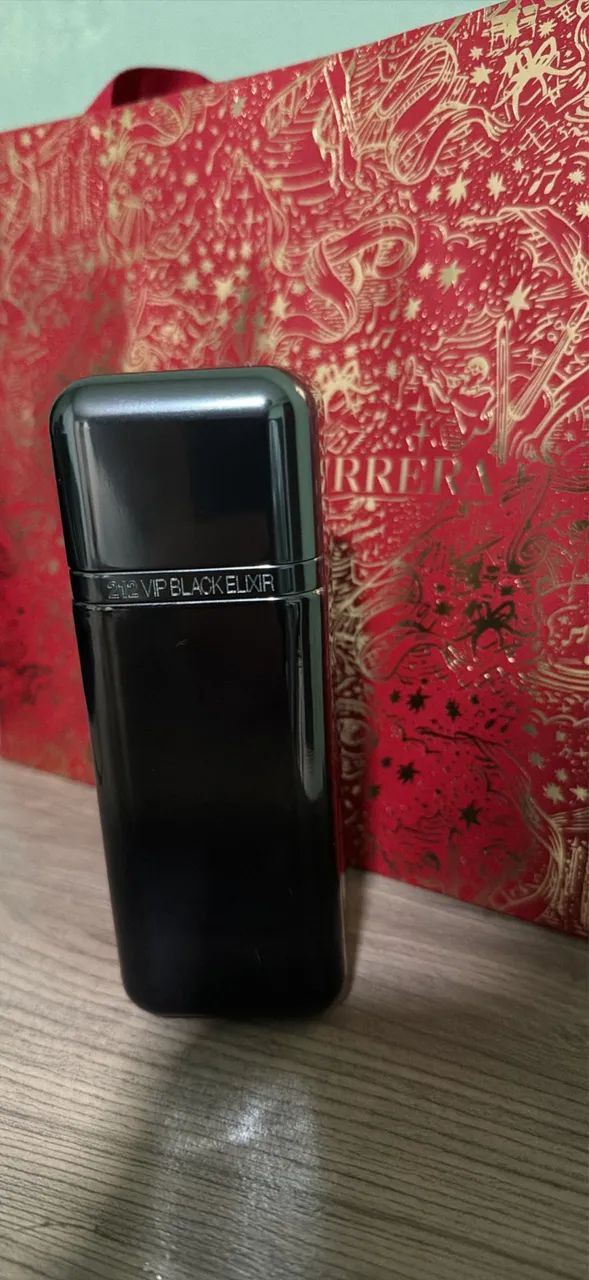 Perfume Carolina Herrera 212 Vip Black Elixir 100ml