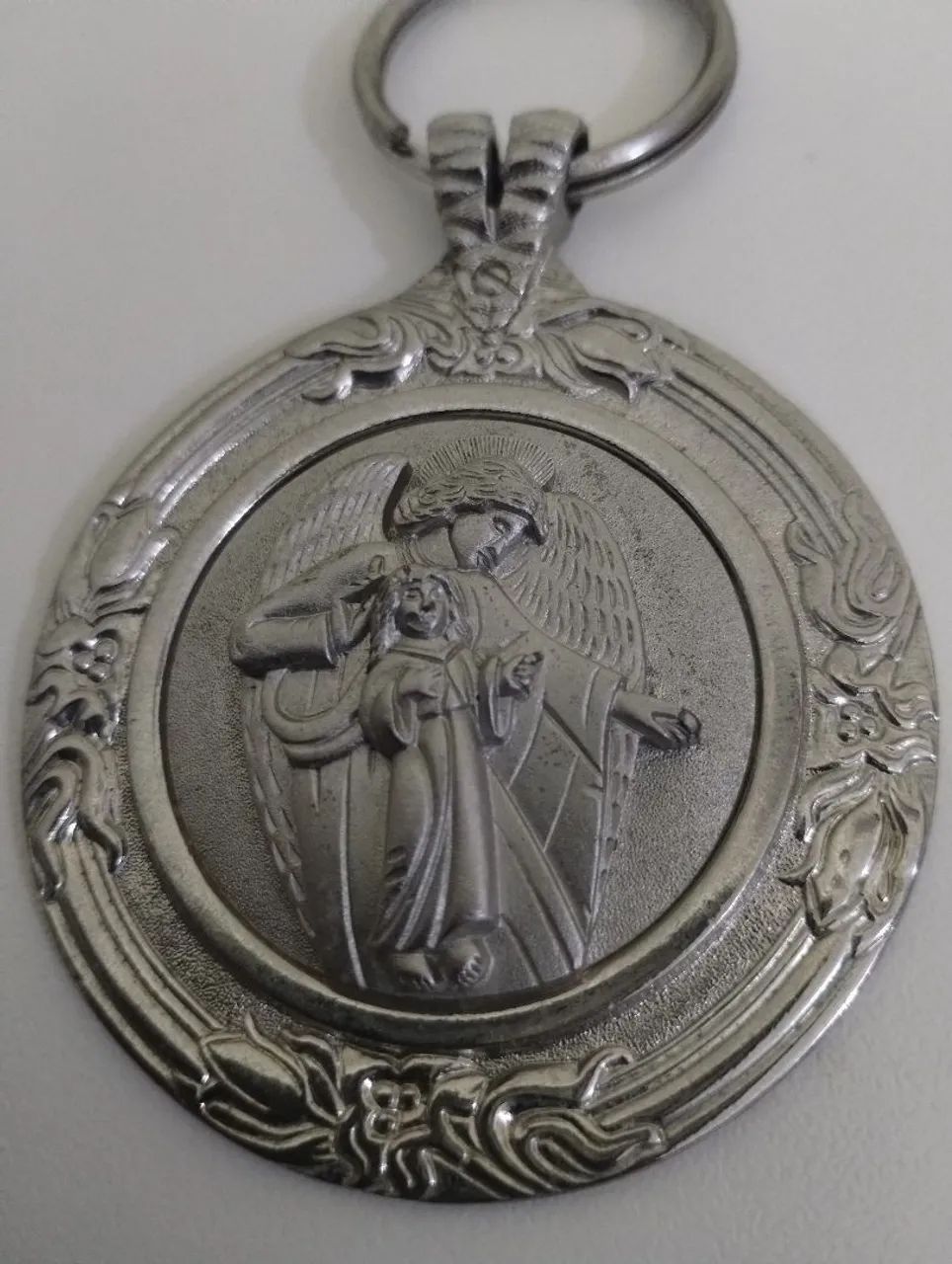 Medalhão de Prata anjo da guarda  para Berço / 5.5 cm x 7 cm