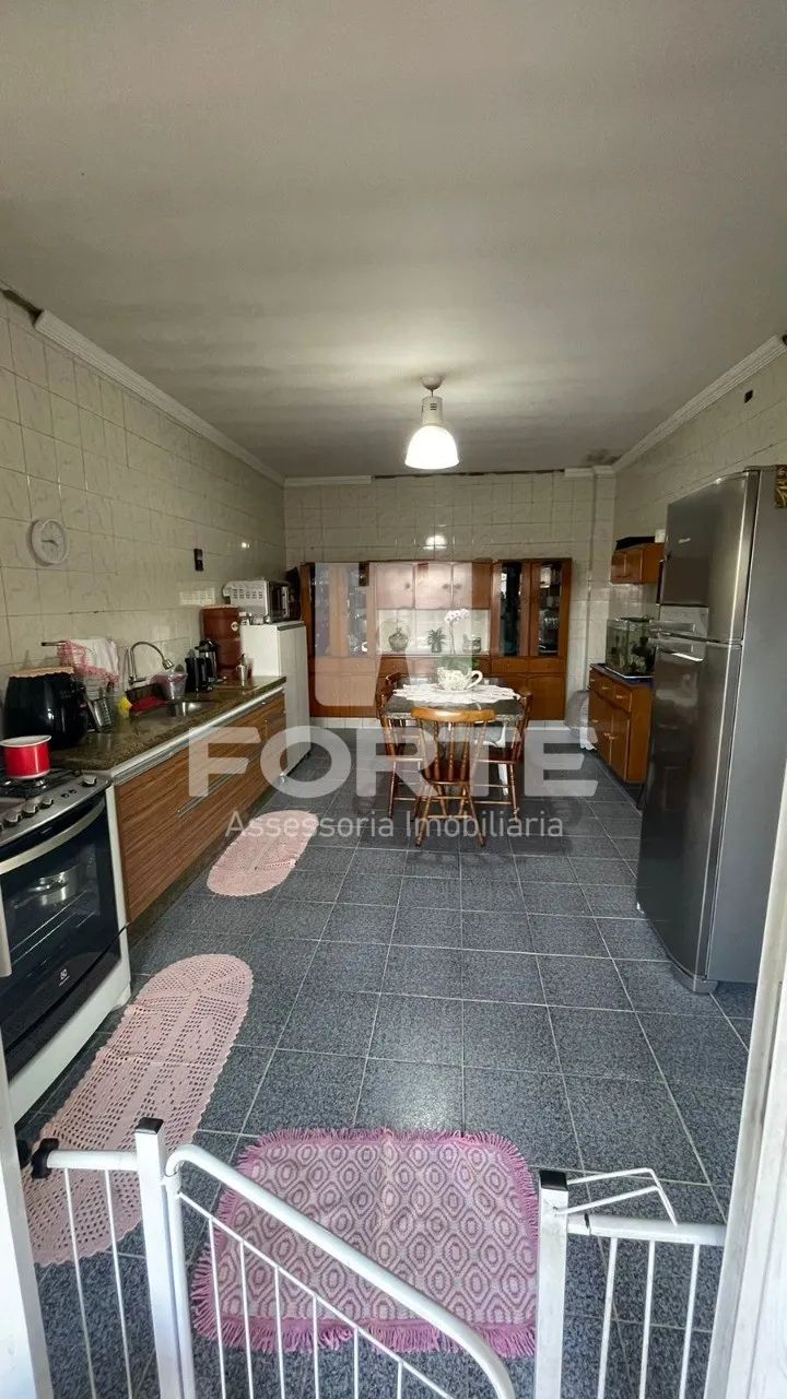 Vendo ou Alugo sobrado e ponto comercial em Suzano.
