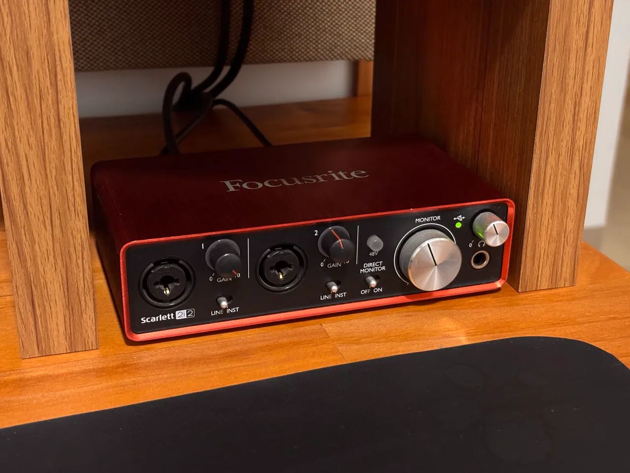 Focusrite Scarlett 2i2 2ª Geração Interface de Áudio USB - Foto 2