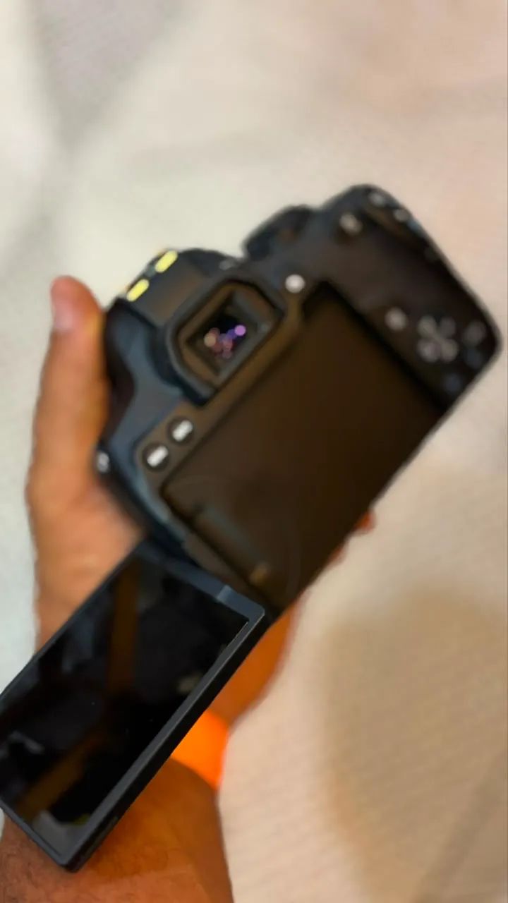 Camera Canon T8i