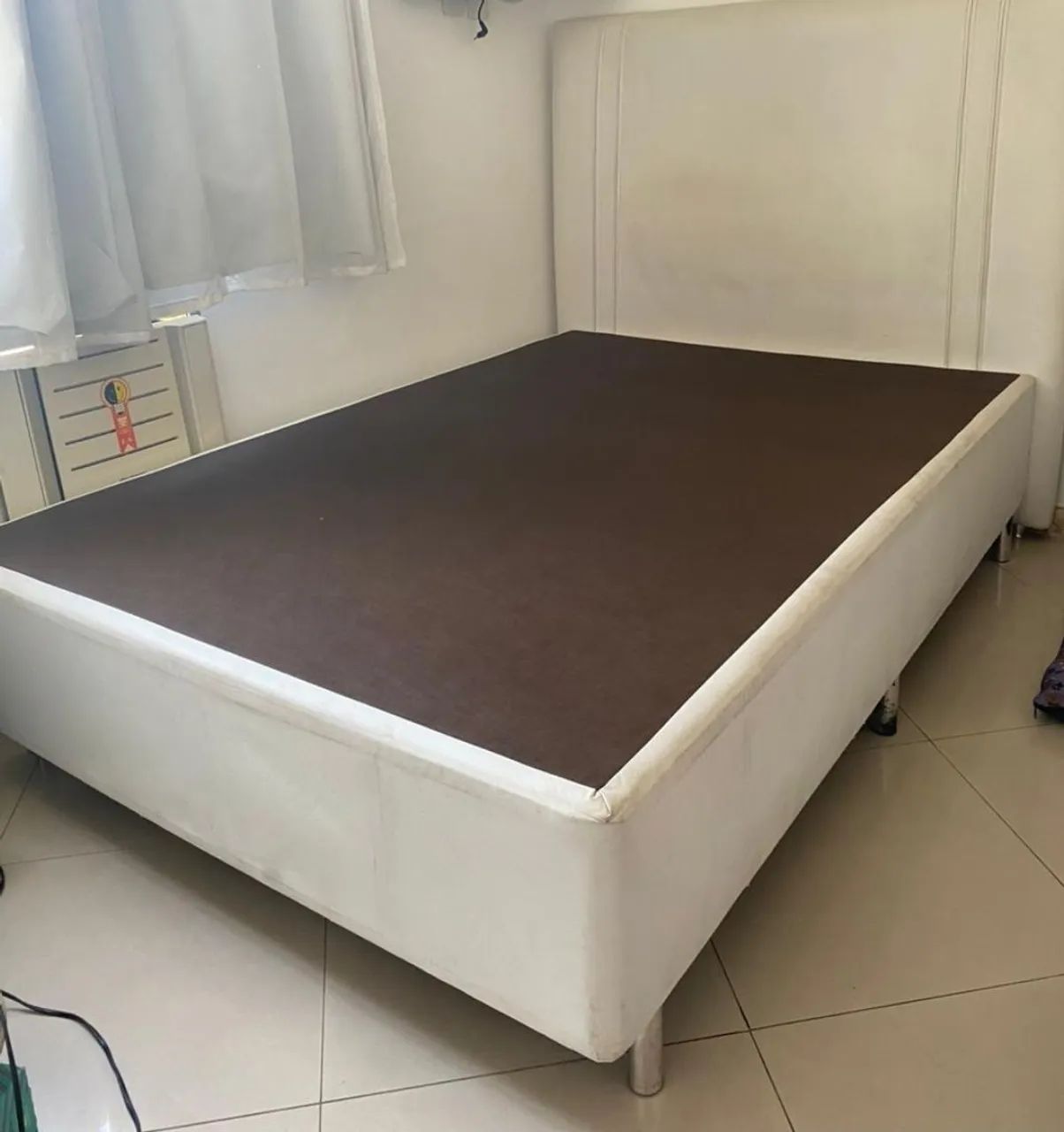 Vendo cama box de viúvo e cabeceira da Ortobom em ótimo estado.