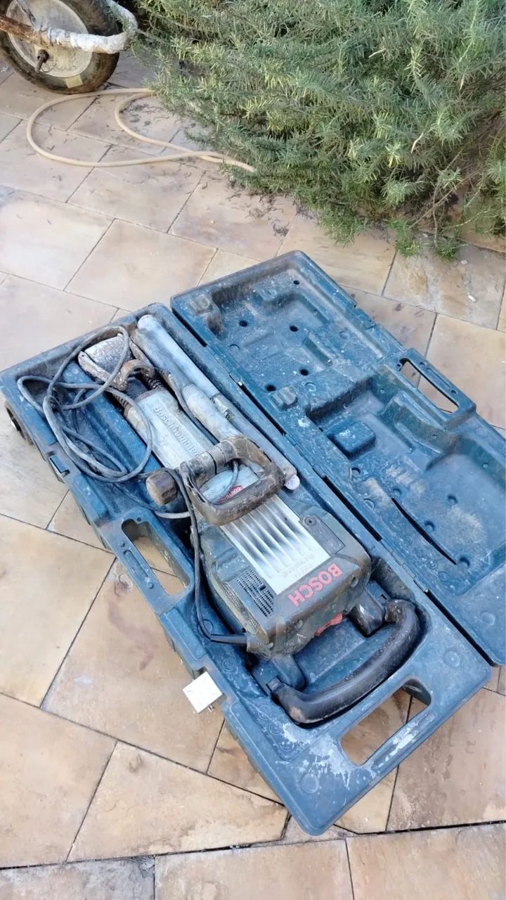 Martelete demolidor Bosch 16 kilos valor R$:6.000,00