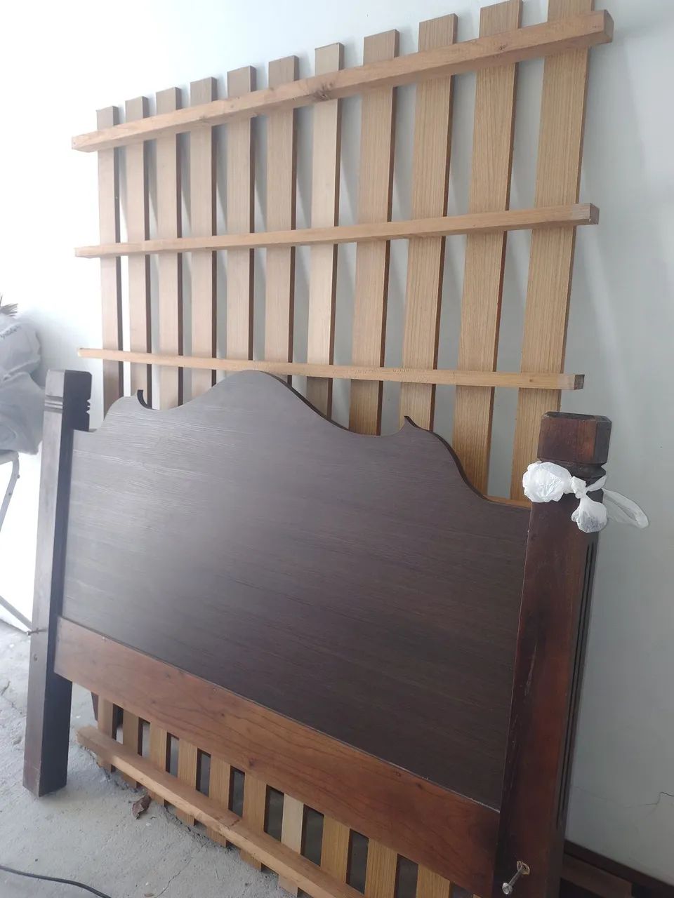 Cama com madeira maciça, Mais Colchão  - Foto 3