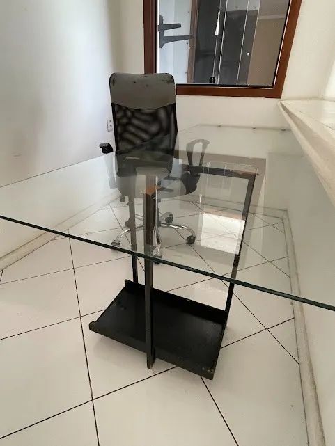 Mesa e Cadeira para Escritório