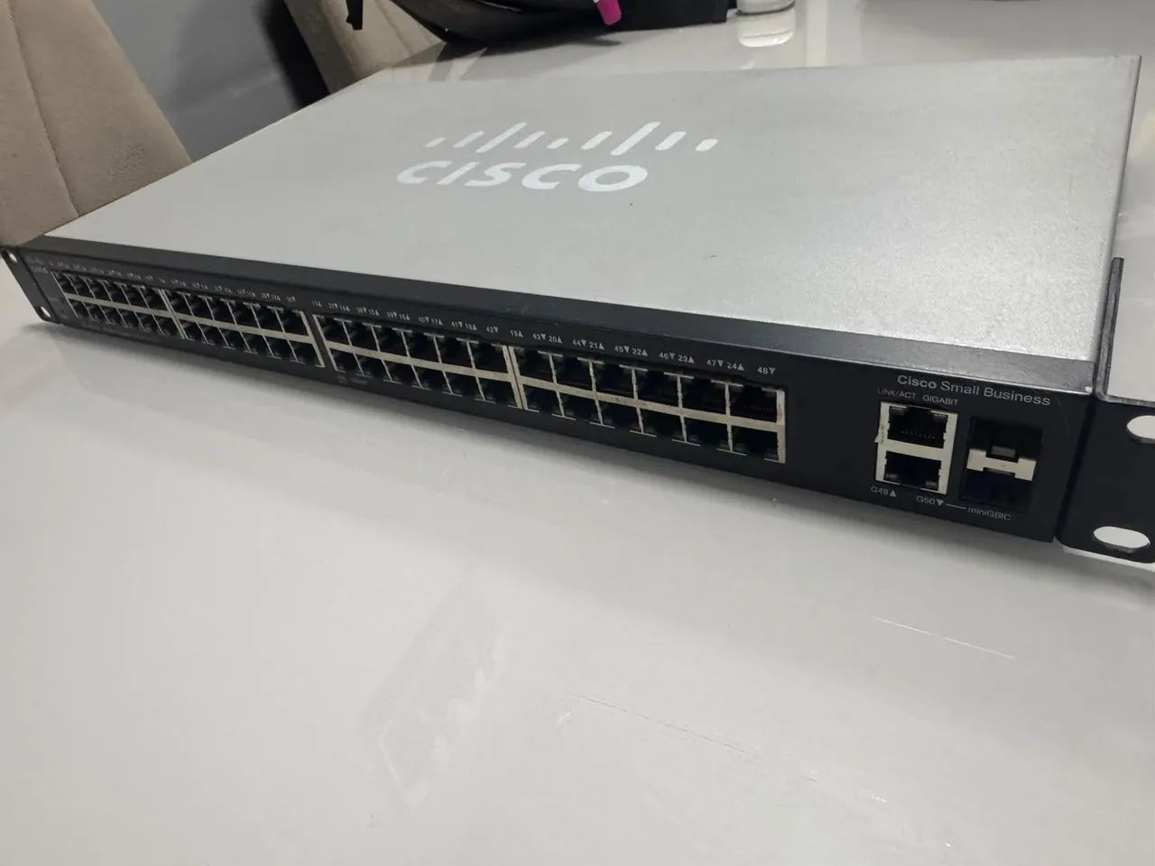 SWITCH CISCO sg200-50 
