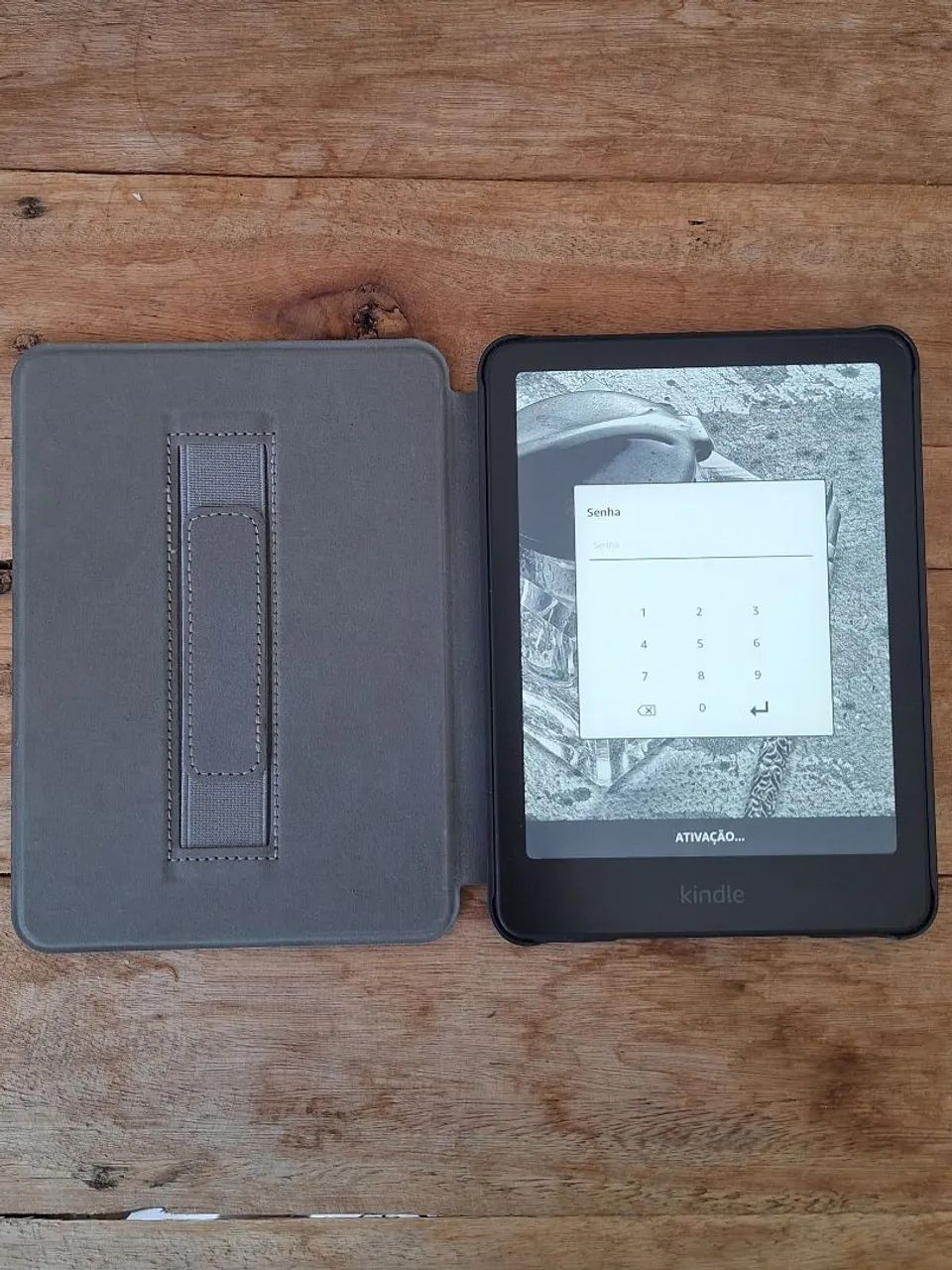 Kindle PaperWhite 12a geração, 16GB com capinha magnética