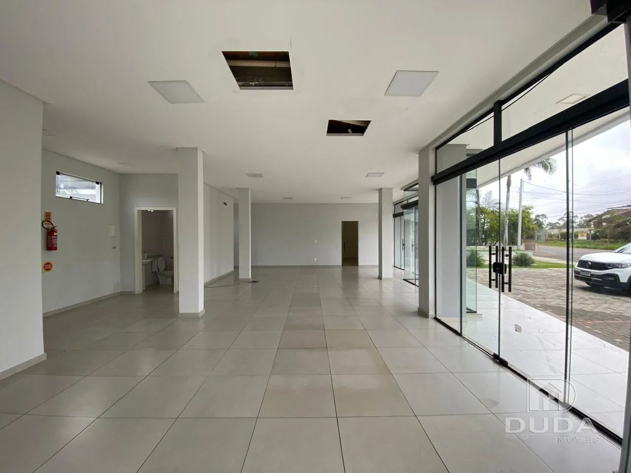 SALA TÉRREA EM ÓTIMA LOCALIZAÇÃO - Foto 4