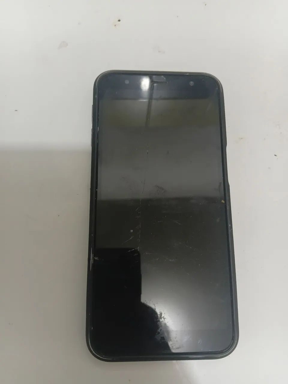 Celular sansung j6.
