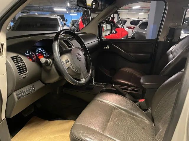 Nissan Frontier SL CD 4X4 2.5tb Diesel AUT 2014 - Foto 2