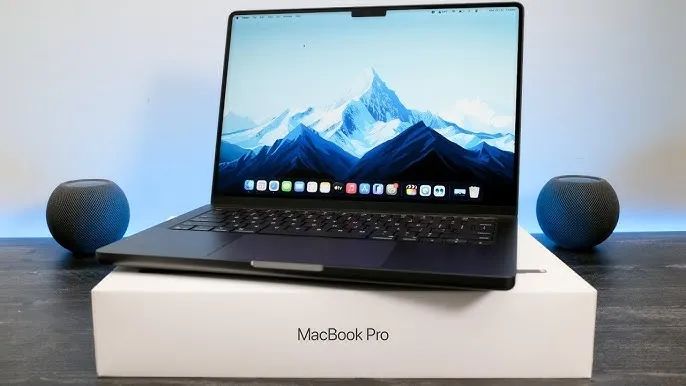MacBook Pro M5 14