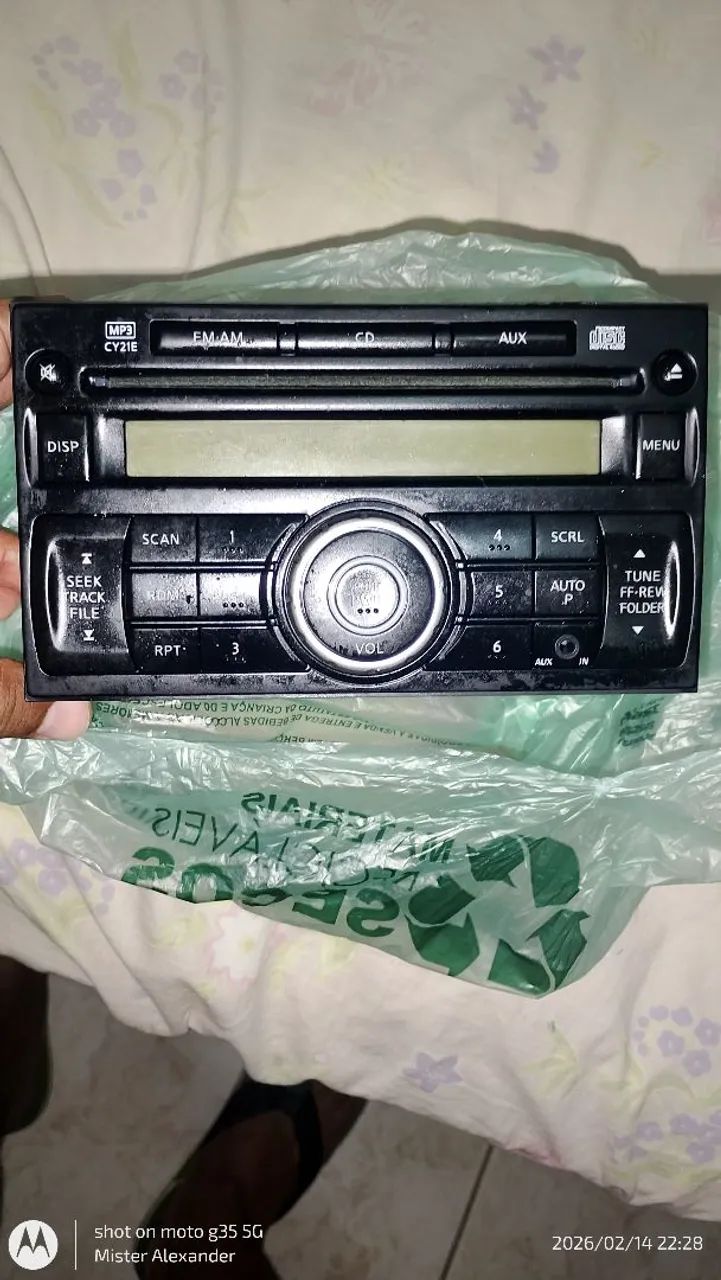 Rádio automotivo Nissan 