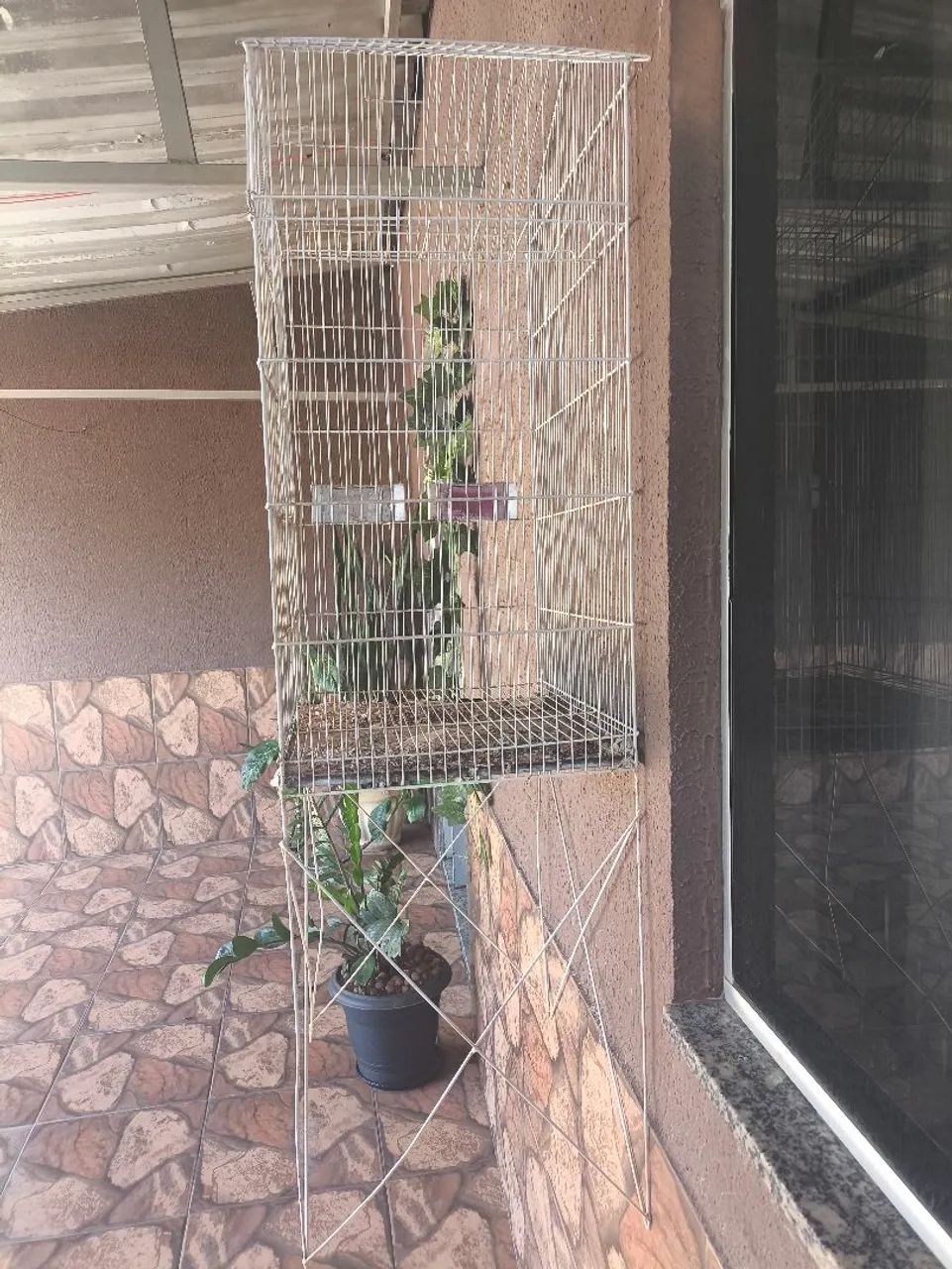 Vendo gaiola grande semi nova 300 reais  - Foto 4