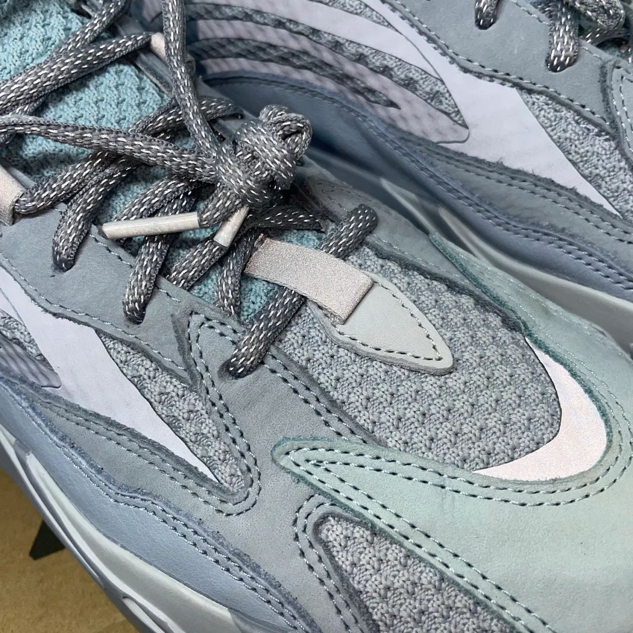 Adidas Yeezy 700v2 - Foto 5