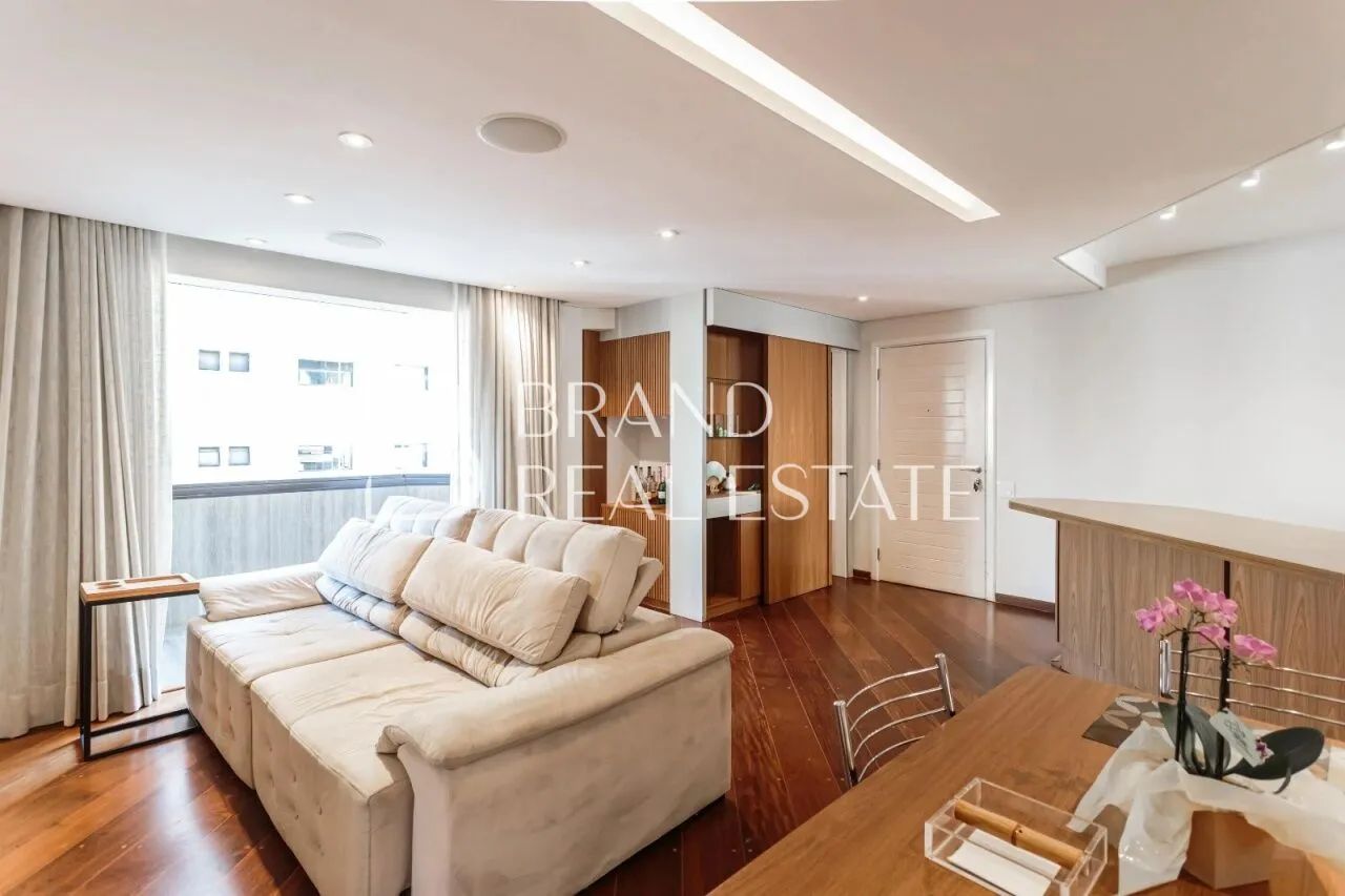 Apartamento reformado em Moema, com 134m² | 3 dormitórios, 1 Suíte e 2 Vagas